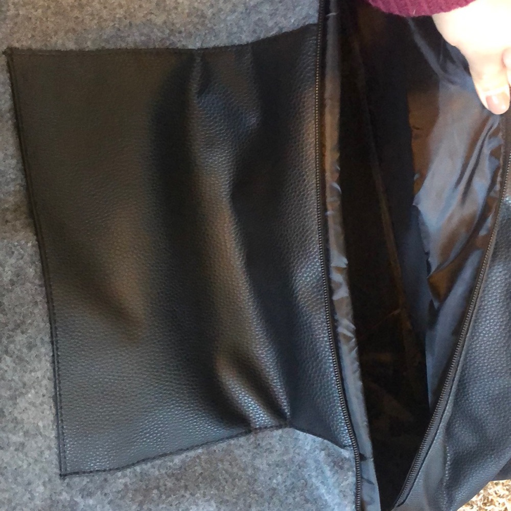 Large Tote - Picture 3 of 9